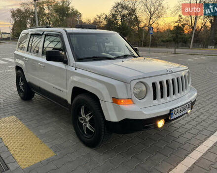 Белый Джип Патриот, объемом двигателя 2 л и пробегом 200 тыс. км за 9200 $, фото 6 на Automoto.ua