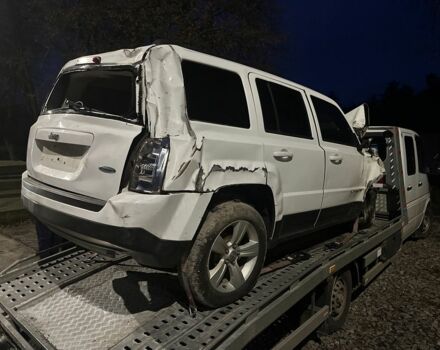 Белый Джип Патриот, объемом двигателя 2 л и пробегом 100 тыс. км за 2250 $, фото 1 на Automoto.ua