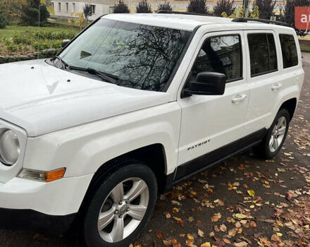 Білий Джип Patriot, об'ємом двигуна 2.36 л та пробігом 176 тис. км за 10500 $, фото 1 на Automoto.ua