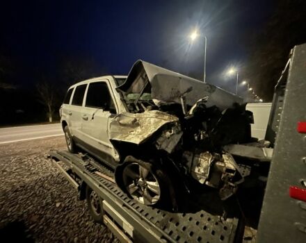 Белый Джип Патриот, объемом двигателя 2 л и пробегом 100 тыс. км за 2250 $, фото 3 на Automoto.ua