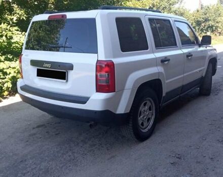 Белый Джип Патриот, объемом двигателя 2.36 л и пробегом 67 тыс. км за 8800 $, фото 5 на Automoto.ua