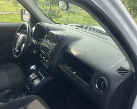 Білий Джип Patriot, об'ємом двигуна 2 л та пробігом 184 тис. км за 9950 $, фото 6 на Automoto.ua