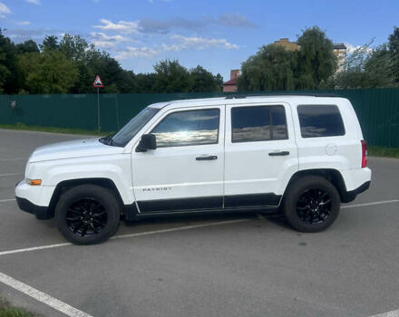 Білий Джип Patriot, об'ємом двигуна 2 л та пробігом 184 тис. км за 9950 $, фото 3 на Automoto.ua