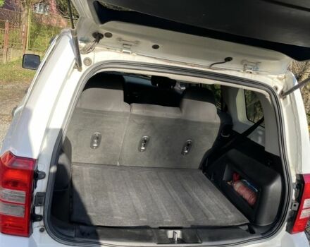 Белый Джип Патриот, объемом двигателя 2.4 л и пробегом 275 тыс. км за 8250 $, фото 9 на Automoto.ua