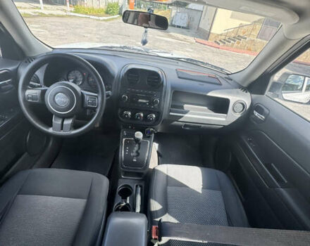 Білий Джип Patriot, об'ємом двигуна 2 л та пробігом 140 тис. км за 8200 $, фото 10 на Automoto.ua