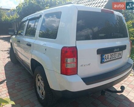 Белый Джип Патриот, объемом двигателя 2.4 л и пробегом 177 тыс. км за 9200 $, фото 9 на Automoto.ua