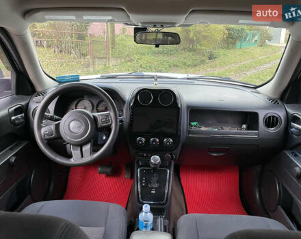 Белый Джип Патриот, объемом двигателя 2.36 л и пробегом 275 тыс. км за 7300 $, фото 13 на Automoto.ua