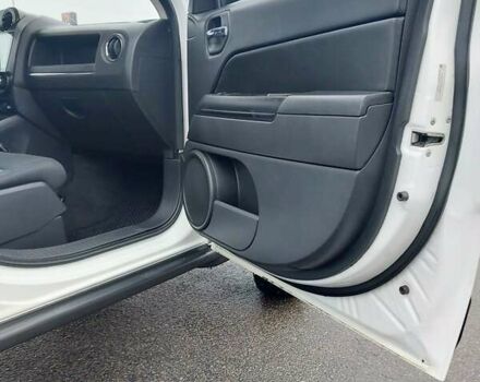 Білий Джип Patriot, об'ємом двигуна 2.4 л та пробігом 113 тис. км за 11300 $, фото 9 на Automoto.ua