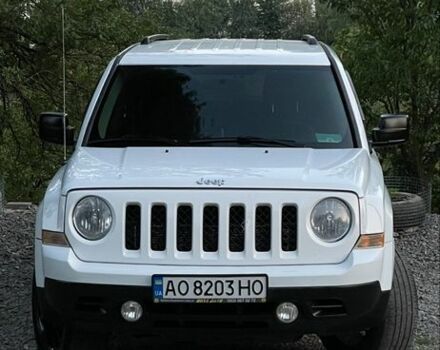 Белый Джип Патриот, объемом двигателя 2.4 л и пробегом 275 тыс. км за 8250 $, фото 1 на Automoto.ua
