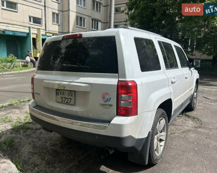 Белый Джип Патриот, объемом двигателя 2.36 л и пробегом 191 тыс. км за 11000 $, фото 3 на Automoto.ua