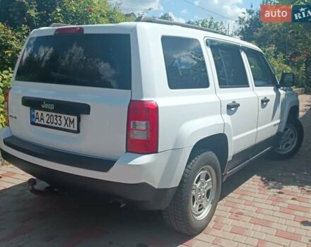 Белый Джип Патриот, объемом двигателя 2.4 л и пробегом 177 тыс. км за 9200 $, фото 3 на Automoto.ua