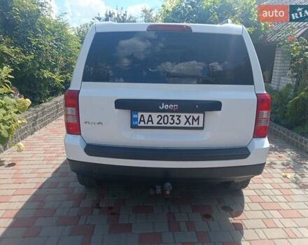 Белый Джип Патриот, объемом двигателя 2.4 л и пробегом 177 тыс. км за 9200 $, фото 7 на Automoto.ua
