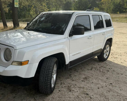 Белый Джип Патриот, объемом двигателя 2.36 л и пробегом 160 тыс. км за 9800 $, фото 1 на Automoto.ua