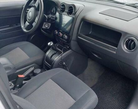 Білий Джип Patriot, об'ємом двигуна 2.4 л та пробігом 113 тис. км за 11300 $, фото 12 на Automoto.ua