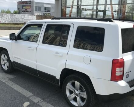 Белый Джип Патриот, объемом двигателя 2.4 л и пробегом 120 тыс. км за 10500 $, фото 3 на Automoto.ua