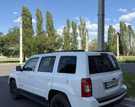 Білий Джип Patriot, об'ємом двигуна 1.97 л та пробігом 112 тис. км за 9999 $, фото 2 на Automoto.ua
