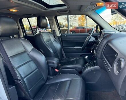 Белый Джип Патриот, объемом двигателя 2.36 л и пробегом 116 тыс. км за 11990 $, фото 10 на Automoto.ua