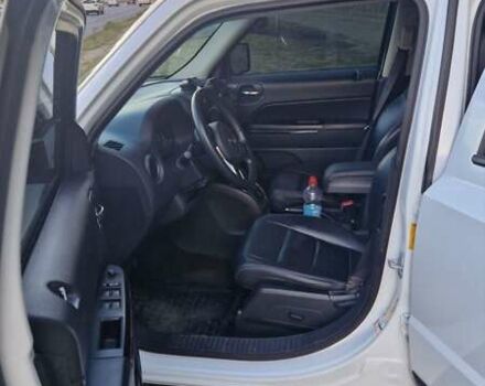 Белый Джип Патриот, объемом двигателя 2.4 л и пробегом 112 тыс. км за 11500 $, фото 2 на Automoto.ua