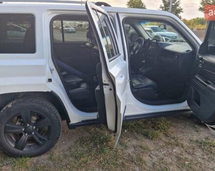 Белый Джип Патриот, объемом двигателя 2.4 л и пробегом 112 тыс. км за 11500 $, фото 3 на Automoto.ua