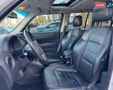 Белый Джип Патриот, объемом двигателя 2.36 л и пробегом 116 тыс. км за 11990 $, фото 7 на Automoto.ua