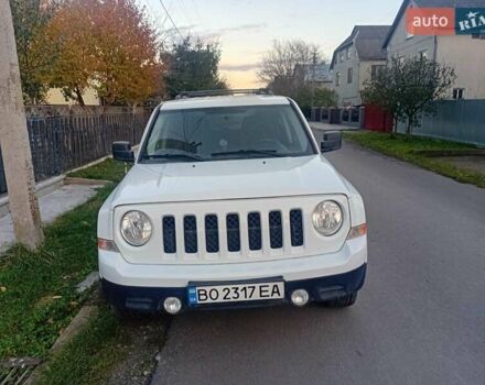 Белый Джип Патриот, объемом двигателя 2.36 л и пробегом 160 тыс. км за 8800 $, фото 1 на Automoto.ua