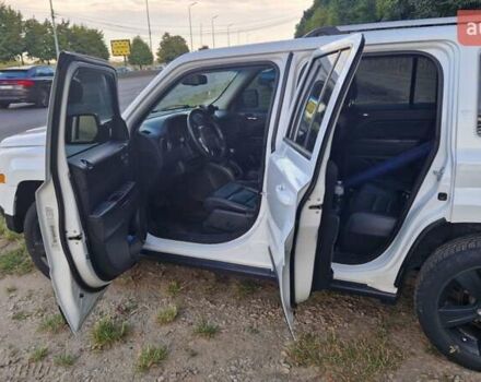 Белый Джип Патриот, объемом двигателя 2.4 л и пробегом 112 тыс. км за 11500 $, фото 1 на Automoto.ua