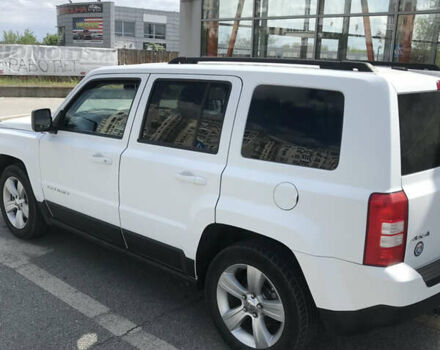 Белый Джип Патриот, объемом двигателя 2.4 л и пробегом 120 тыс. км за 10200 $, фото 3 на Automoto.ua