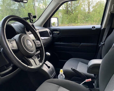 Білий Джип Patriot, об'ємом двигуна 2.36 л та пробігом 220 тис. км за 9000 $, фото 5 на Automoto.ua