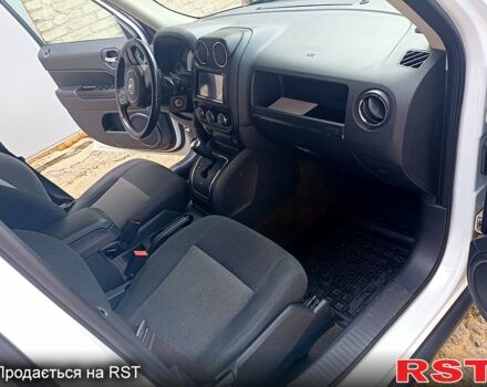 Белый Джип Патриот, объемом двигателя 2 л и пробегом 120 тыс. км за 10900 $, фото 5 на Automoto.ua