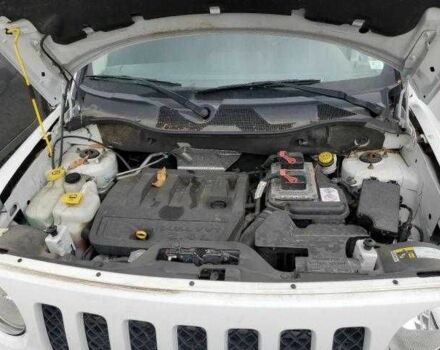 Білий Джип Patriot, об'ємом двигуна 2.4 л та пробігом 82 тис. км за 1600 $, фото 11 на Automoto.ua