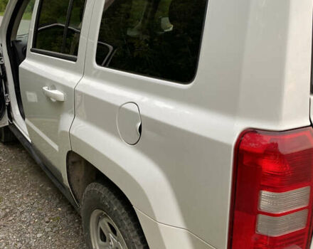 Білий Джип Patriot, об'ємом двигуна 2.36 л та пробігом 220 тис. км за 9000 $, фото 2 на Automoto.ua