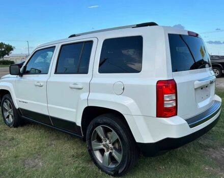 Білий Джип Patriot, об'ємом двигуна 2 л та пробігом 125 тис. км за 2100 $, фото 7 на Automoto.ua