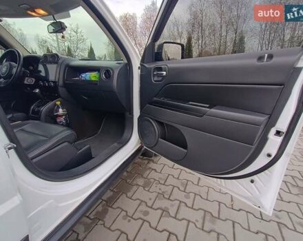 Білий Джип Patriot, об'ємом двигуна 2.36 л та пробігом 80 тис. км за 12700 $, фото 20 на Automoto.ua
