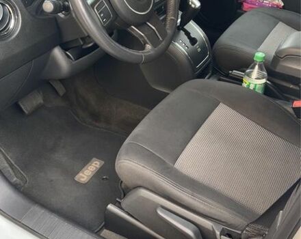 Белый Джип Патриот, объемом двигателя 2.4 л и пробегом 135 тыс. км за 10000 $, фото 1 на Automoto.ua