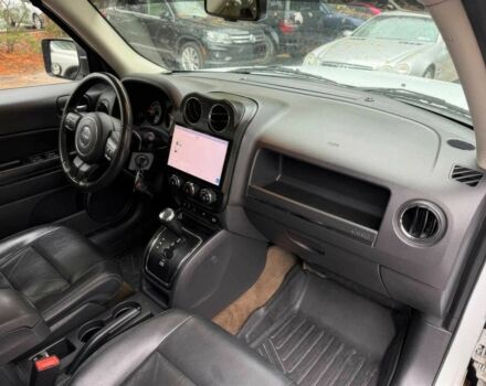 Белый Джип Патриот, объемом двигателя 2.4 л и пробегом 53 тыс. км за 5400 $, фото 7 на Automoto.ua