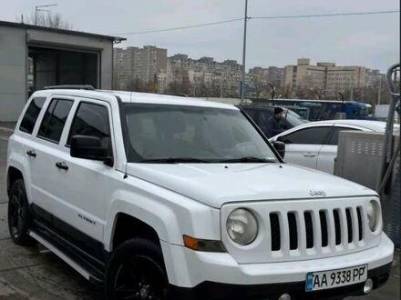 Белый Джип Патриот, объемом двигателя 2.4 л и пробегом 268 тыс. км за 7800 $, фото 1 на Automoto.ua