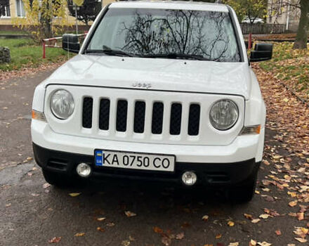 Джип Патриот 2013 в Коростышеве на Automoto.ua Белый Джип Патриот, объемом двигателя 2.36 л и пробегом 176 тыс. км за 10500 $, фото 1 на Automoto.ua