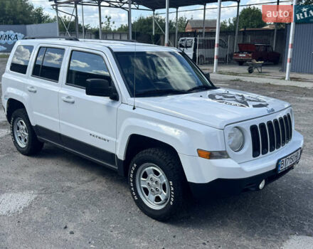 Білий Джип Patriot, об'ємом двигуна 2 л та пробігом 140 тис. км за 8200 $, фото 1 на Automoto.ua