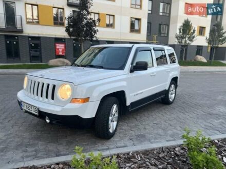 Білий Джип Patriot, об'ємом двигуна 2 л та пробігом 380 тис. км за 7200 $, фото 1 на Automoto.ua