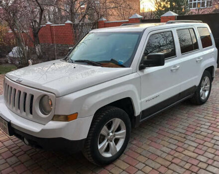 Белый Джип Патриот, объемом двигателя 2.36 л и пробегом 95 тыс. км за 10200 $, фото 1 на Automoto.ua