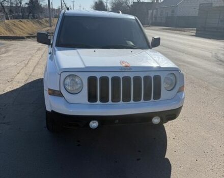 Белый Джип Патриот, объемом двигателя 2 л и пробегом 200 тыс. км за 10300 $, фото 1 на Automoto.ua