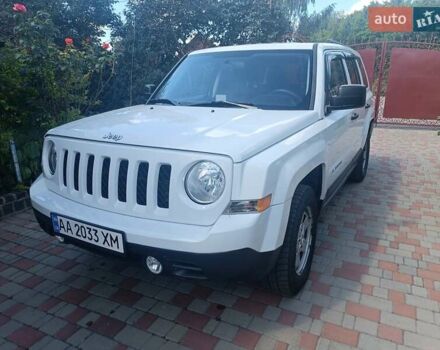 Білий Джип Patriot, об'ємом двигуна 2.4 л та пробігом 177 тис. км за 9200 $, фото 1 на Automoto.ua