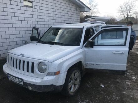 Джип Patriot 2014 у Києві на Automoto.ua Білий Джип Patriot, об'ємом двигуна 2 л та пробігом 180 тис. км за 9500 $, фото 1 на Automoto.ua