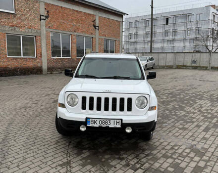 Белый Джип Патриот, объемом двигателя 2 л и пробегом 243 тыс. км за 6750 $, фото 1 на Automoto.ua