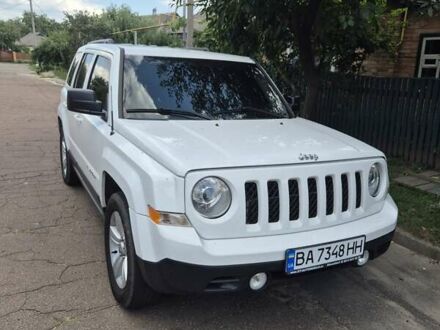Джип Patriot 2015 у Черкасах на Automoto.ua Білий Джип Patriot, об'ємом двигуна 2.36 л та пробігом 198 тис. км за 11200 $, фото 1 на Automoto.ua