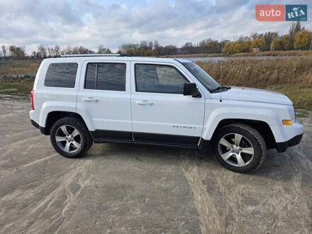 Белый Джип Патриот, объемом двигателя 2.36 л и пробегом 104 тыс. км за 11500 $, фото 1 на Automoto.ua