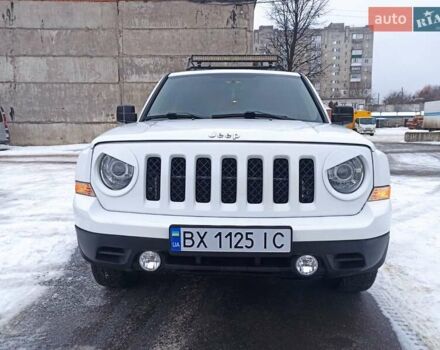 Белый Джип Патриот, объемом двигателя 2.36 л и пробегом 144 тыс. км за 11500 $, фото 1 на Automoto.ua