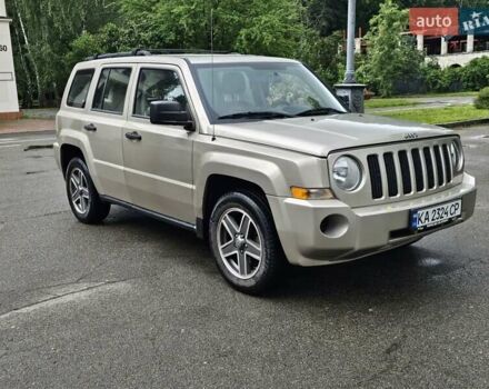 Бежевый Джип Патриот, объемом двигателя 2.36 л и пробегом 220 тыс. км за 7200 $, фото 3 на Automoto.ua