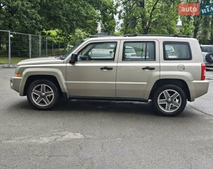 Бежевый Джип Патриот, объемом двигателя 2.36 л и пробегом 220 тыс. км за 7200 $, фото 11 на Automoto.ua