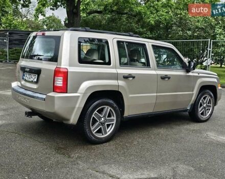 Бежевый Джип Патриот, объемом двигателя 2.36 л и пробегом 220 тыс. км за 7200 $, фото 1 на Automoto.ua